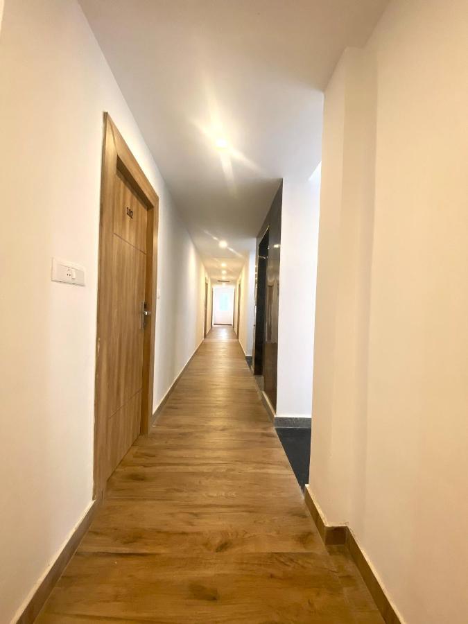 Hotel Bluestone Szrikalahaszti Kültér fotó