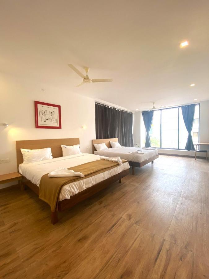 Hotel Bluestone Szrikalahaszti Kültér fotó