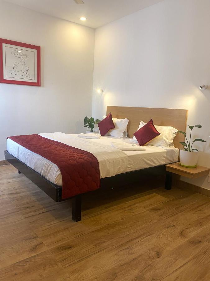 Hotel Bluestone Szrikalahaszti Kültér fotó